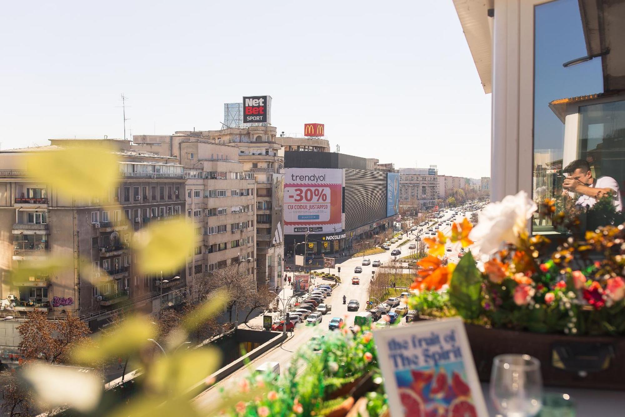 Old Town Apartment With Amazing View From The Balcony Бухарест Екстер'єр фото